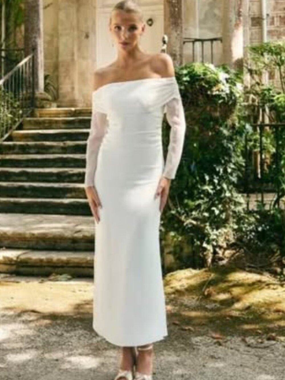 Lady pipa Vestiod Tokyo Marfil White Dress
